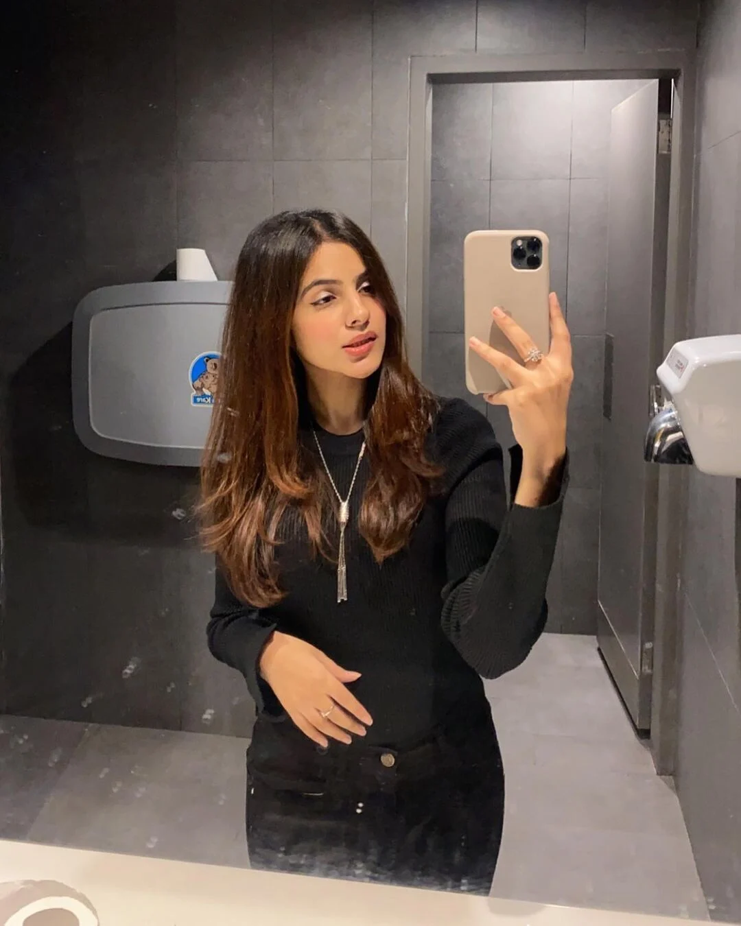 Best Rajwada escorts available in Varanasi